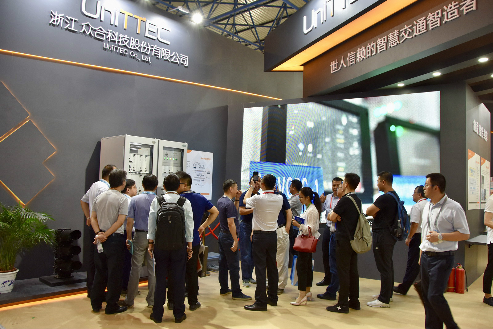 image017.jpg image017.jpg